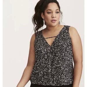 TORRID Women's Sleeveless Black Georgette Surplice Tank Plus Size 2 2X